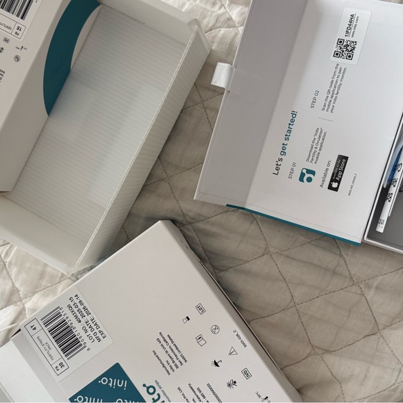 Inito Fertility Monitor iPhone 15 NEVER USED + 45 testing strips included - Picture 4 of 4